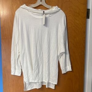 NWT Women's White Mock Neck Top L